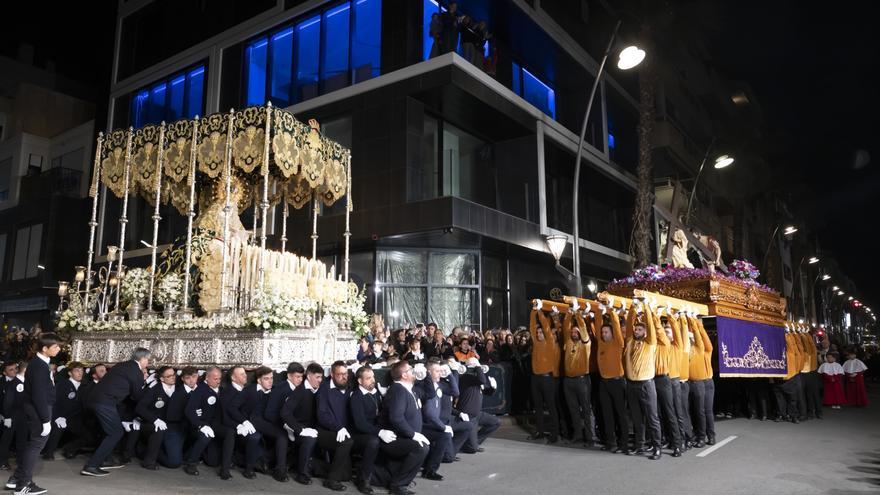 Aquí las imágenes del Encuentro de la Vía Dolorosa del Miércoles Santo en Torrevieja