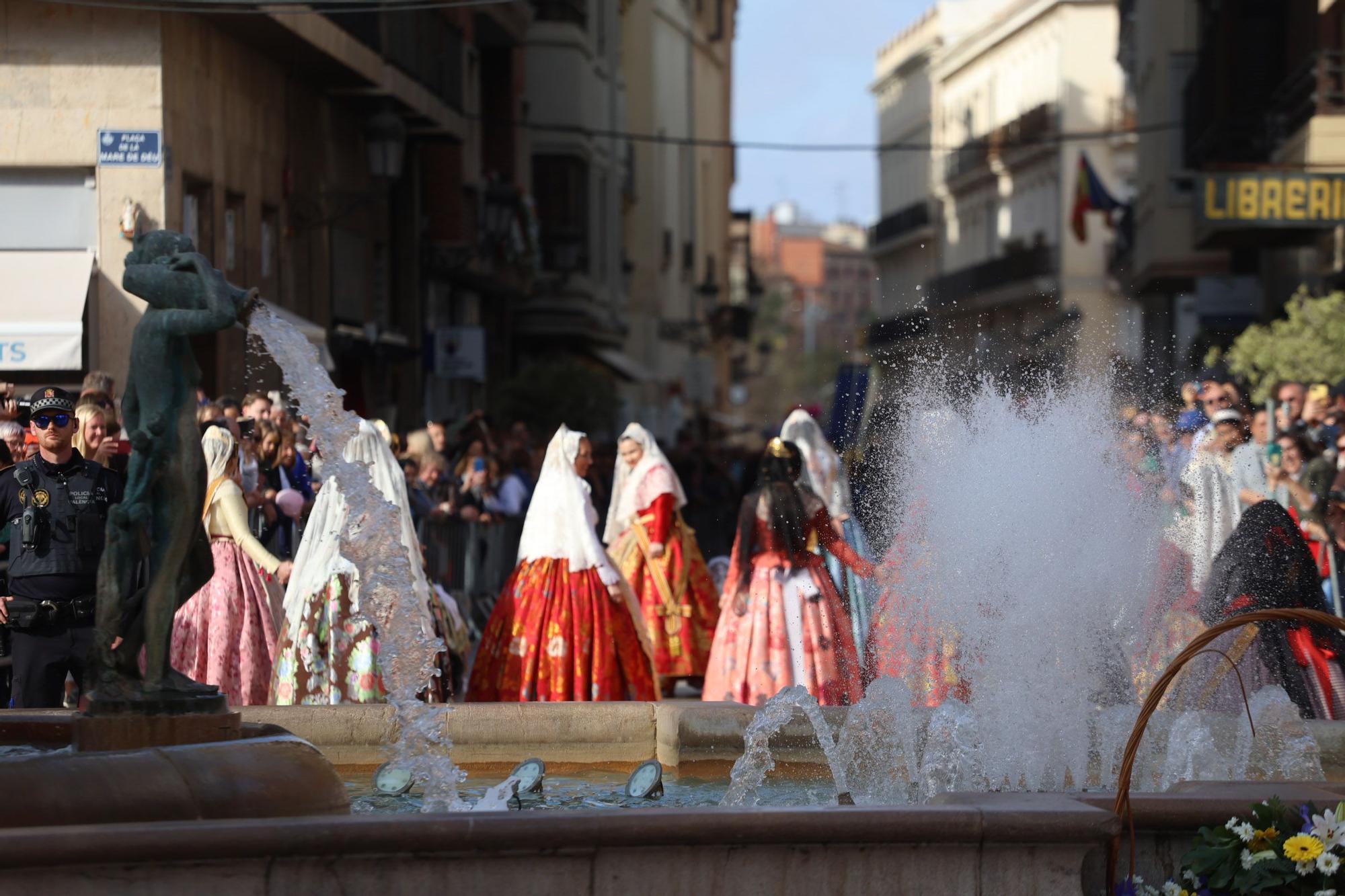 Búscate en el primer de la Ofrenda en la calle de la Paz hasta las 17 horas