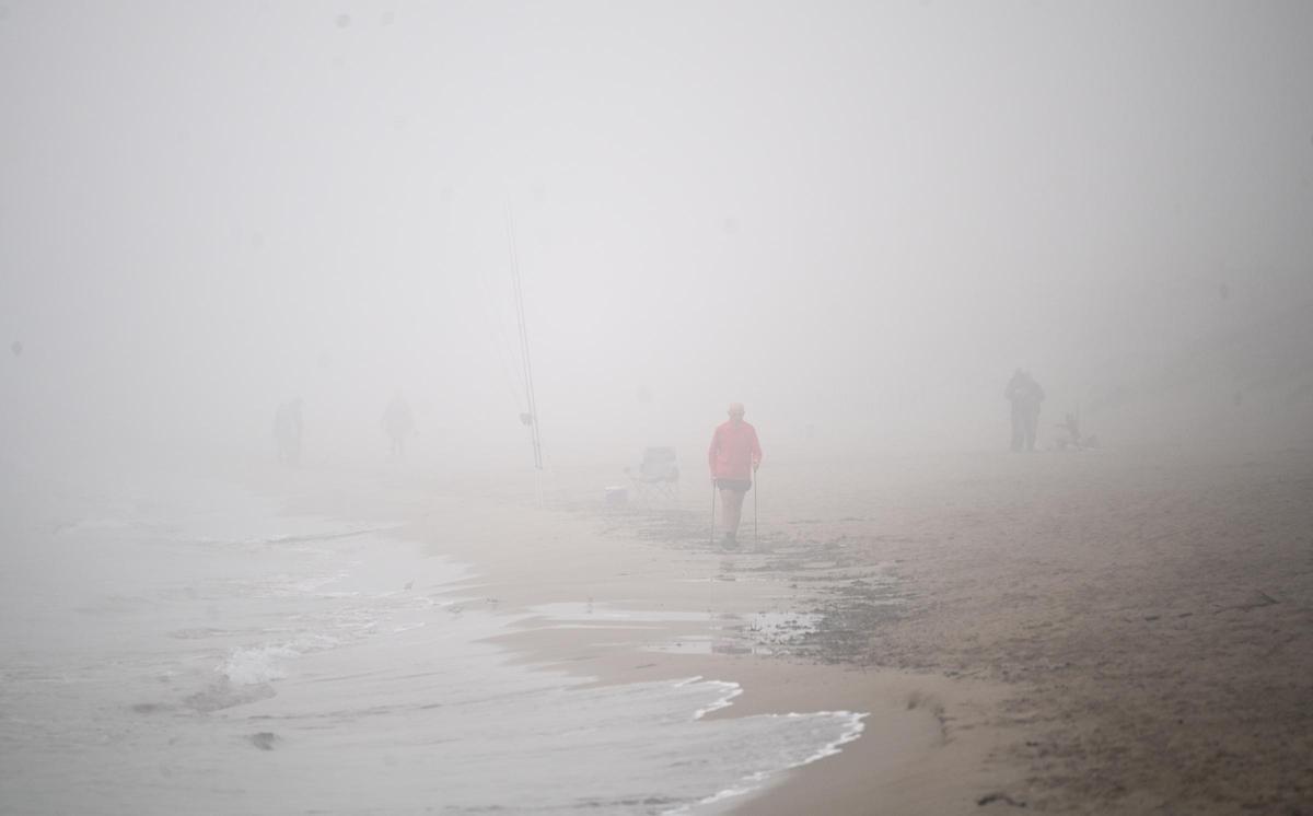 La niebla deja estampas invernales en la provincia de Alicante