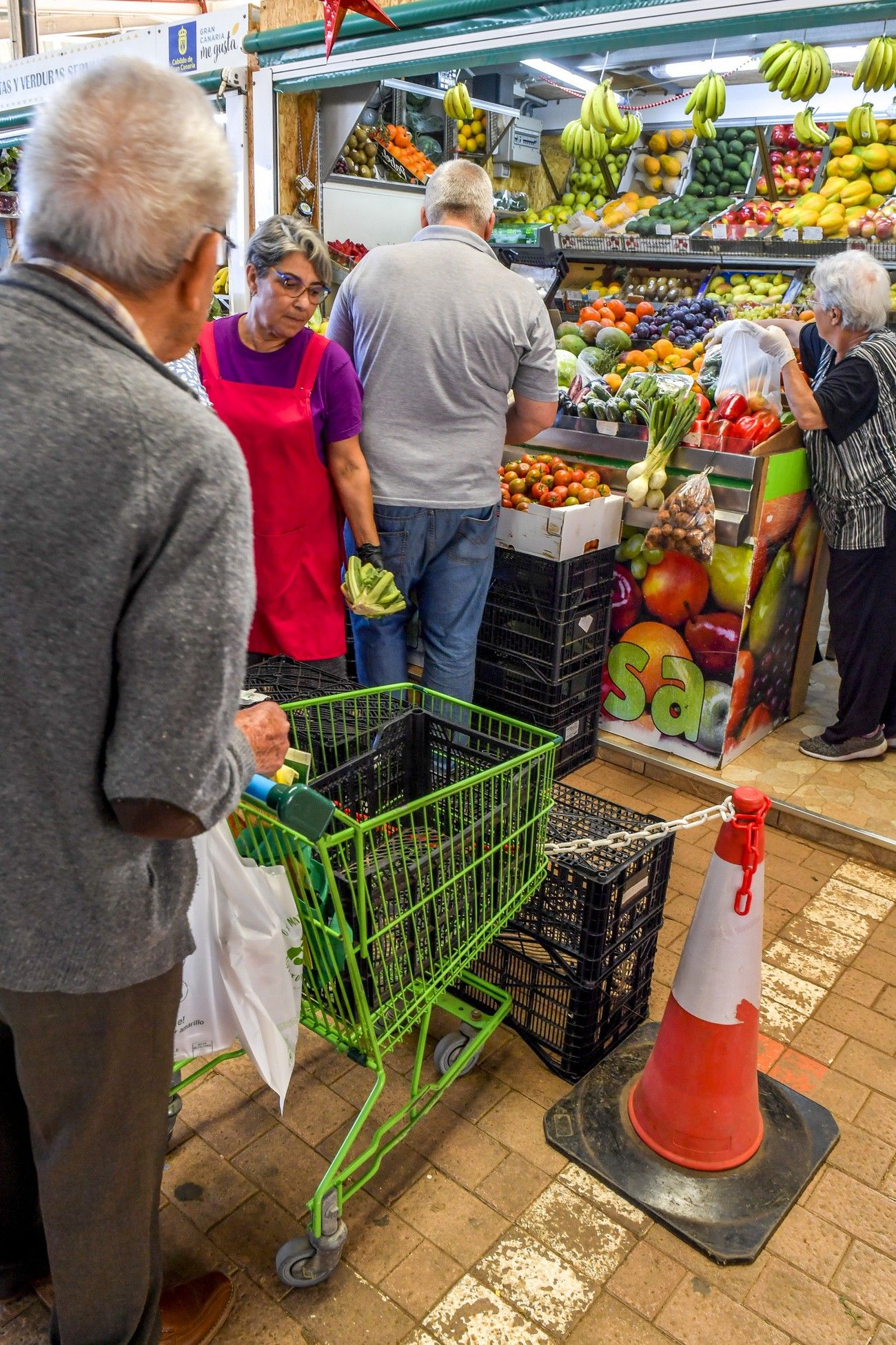 Compras para la cena de Navidad en el Mercado Municipal de Telde