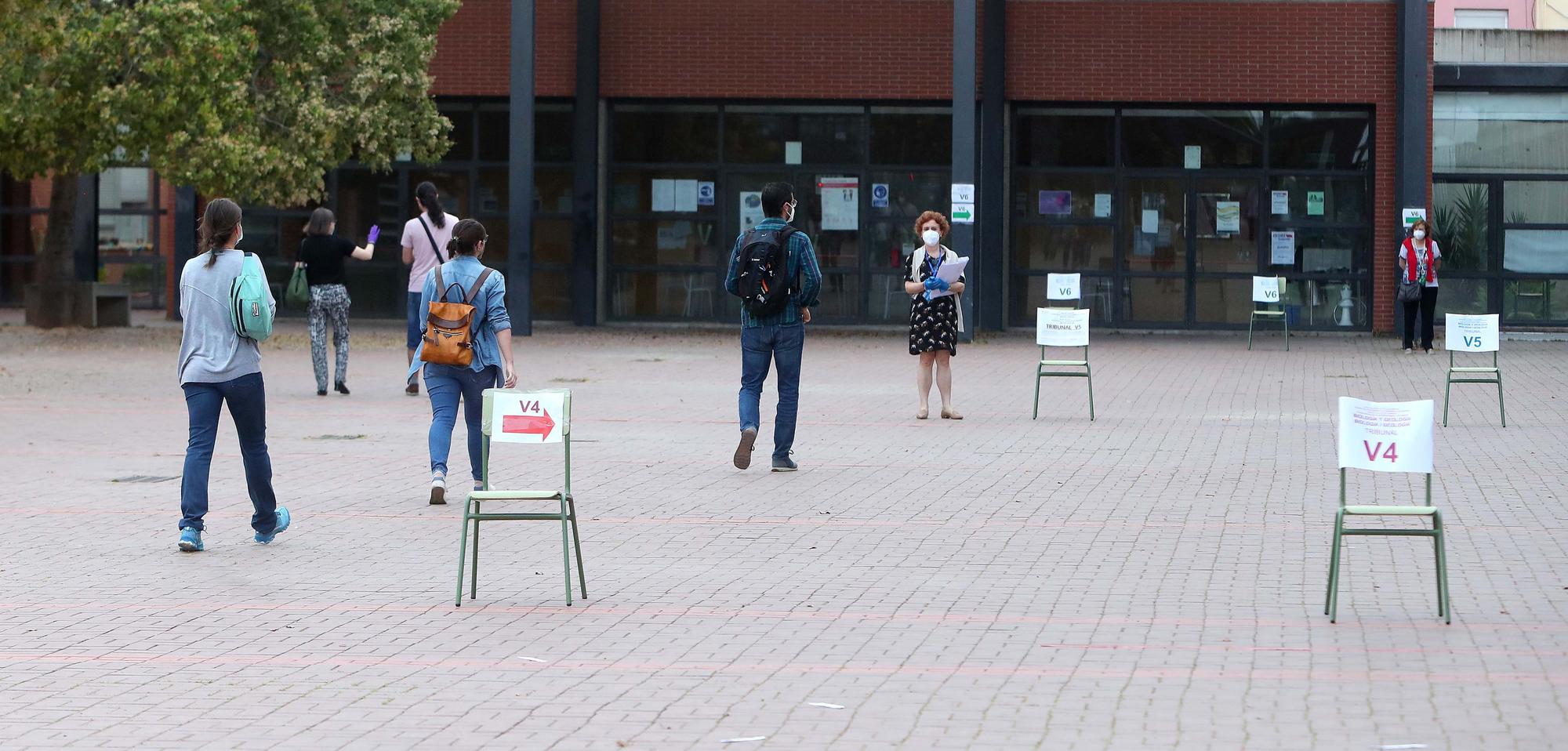 Así ha sido el examen de oposiciones a maestros de secundaria en el IES de Benicalap