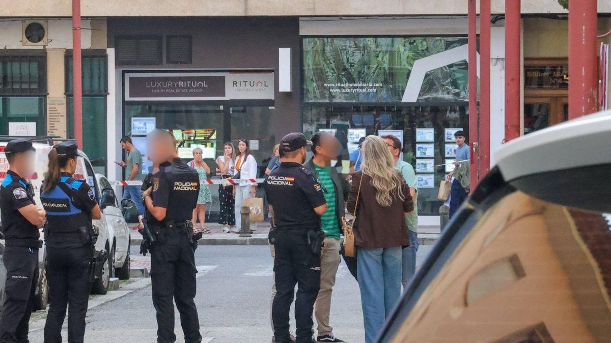 Un joven mata presuntamente a su madre en Vilagarcía y se arroja por la ventana de su vivienda