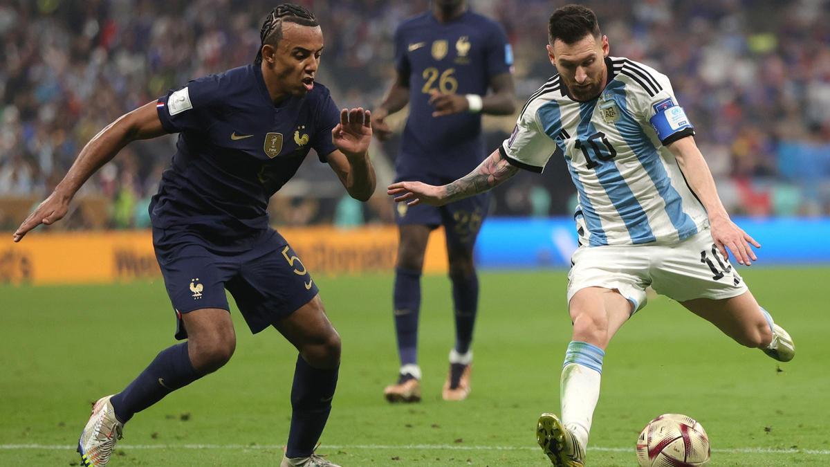 Koundé se vio las caras con Messi en la final del Mundial entre Francia y Argentina