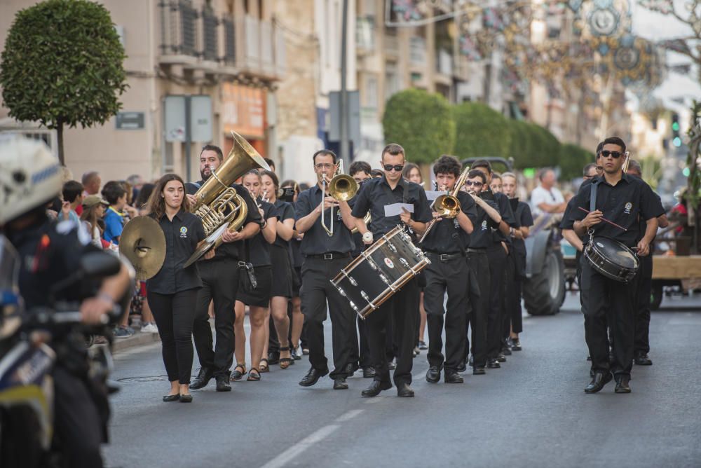 La Vila despide sus fiestas con el desfile infantil