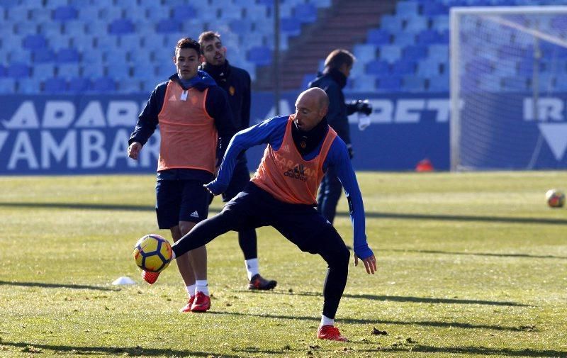 Entrenamiento a puerta abierta del Real Zaragoza en La Romareda