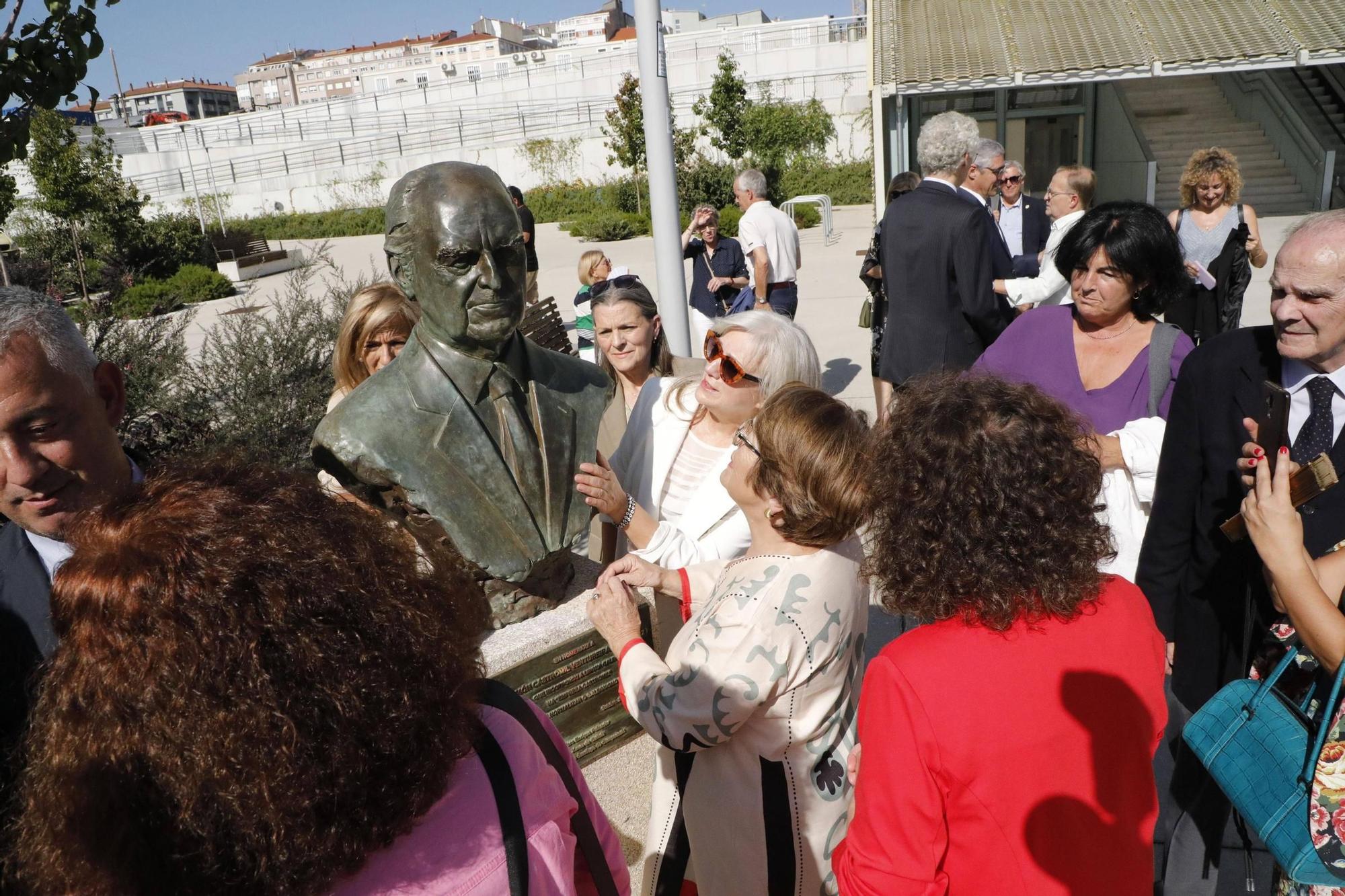 Descubrimiento del busto en homenaje a Ramón Castromil Ventureira