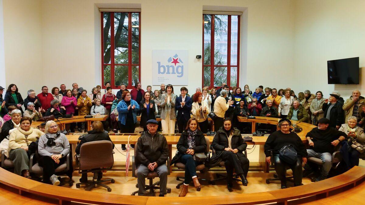 Reunión dos veciños afectados pola situación do centro de saúde de Aguiño