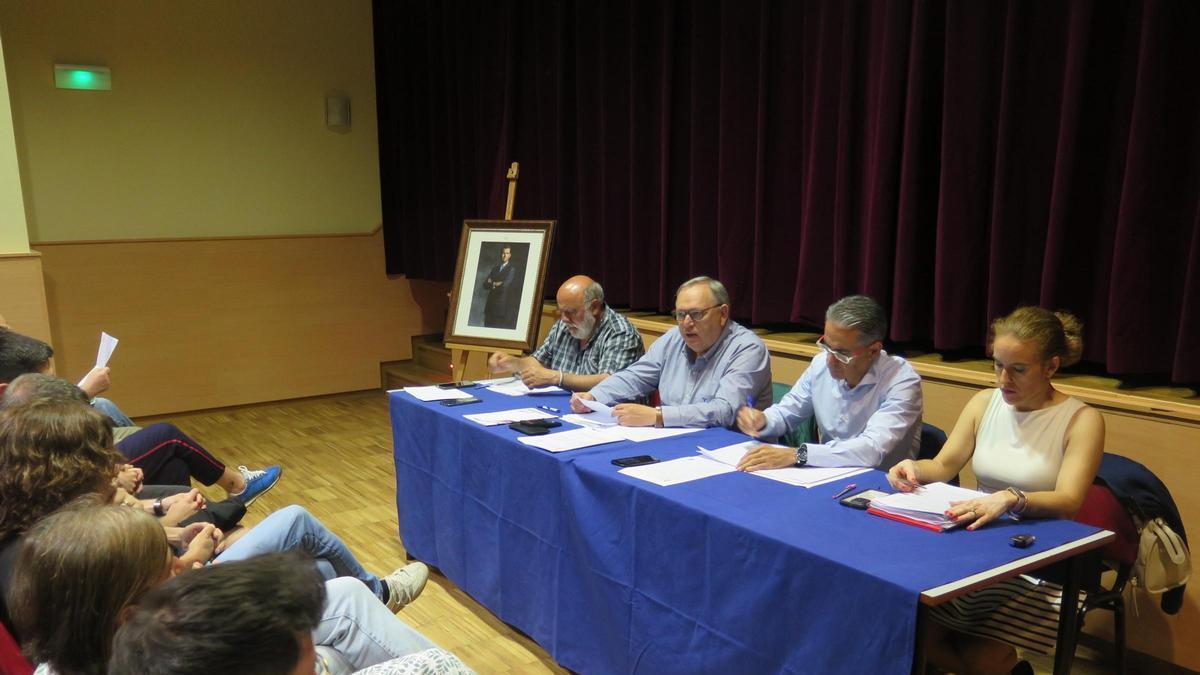 Pleno ordinario celebrado este jueves en la casa de la cultura de A Laracha.