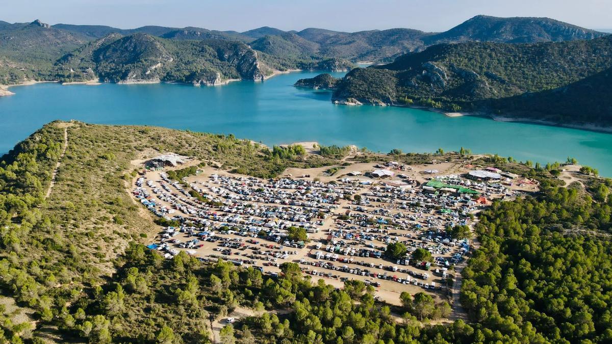 El Own Spirit Festival se celebra junto al embalse de Santa Ana en Balldellou.