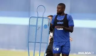 El Málaga CF contacta con N'Diaye, sano, y le cita este jueves con Kike Pérez