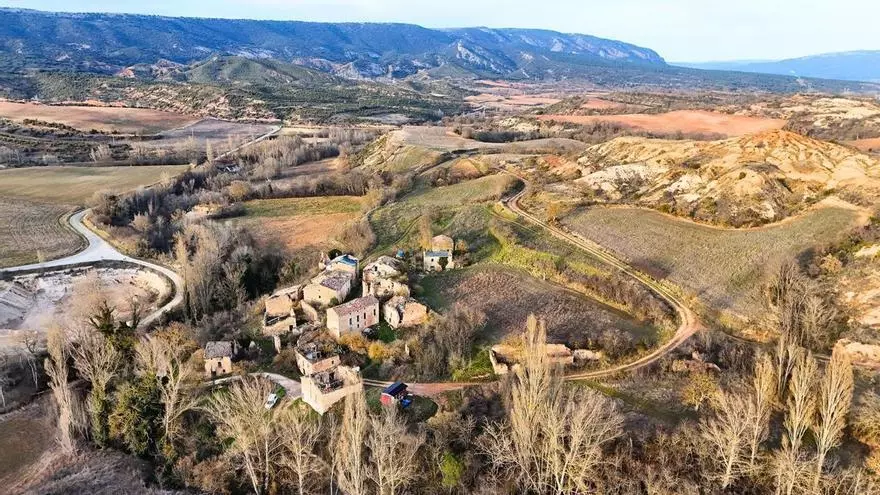 La pareja neerlandesa que compró un pueblo burgalés abandonado y lo están convirtiendo en ecoaldea