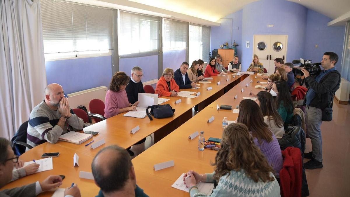 Vista general de los participantes en el Foro Provincial sobre Migración de este lunes