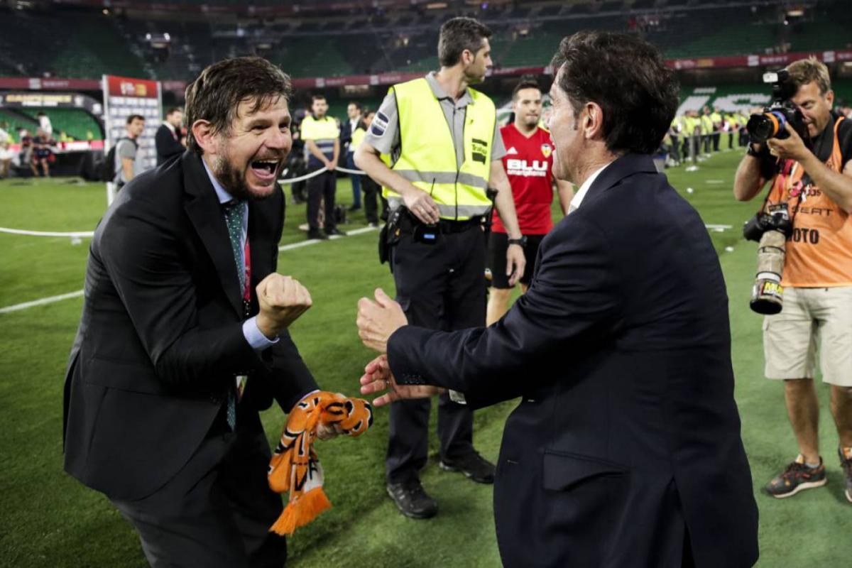 Mateu Alemany y Marcelino García Toral celebrando la Copa del Rey del Valencia CF ante el FC Barcelona en el 2019