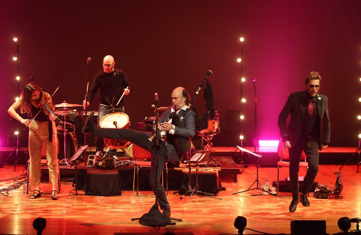 A banda de Carlos Núñez, durante un concerto en Vigo en 2023.
