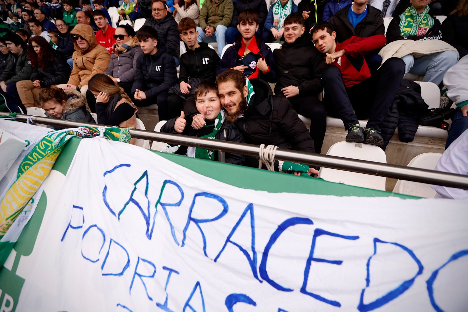 El Córdoba entrena ante su afición en El Arcángel