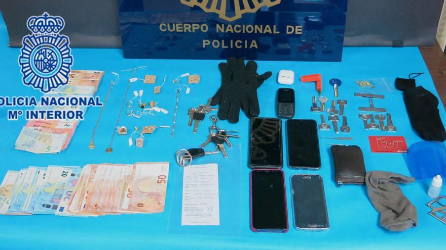 Detenidos dos argelinos por robar en tres viviendas de Gijón
