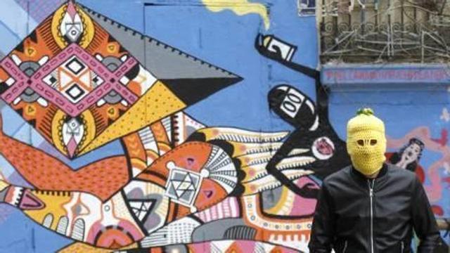 Dibujo del artista en la calle Baja de El Carmen.