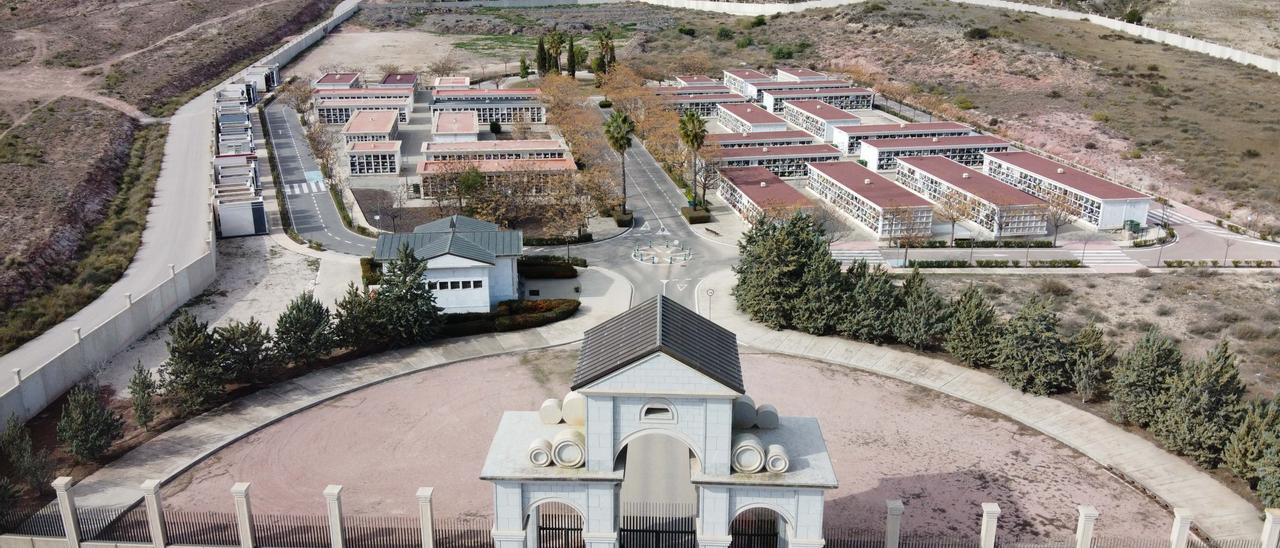 Vista aérea del cementerio Virgen de los Dolores de Elda.