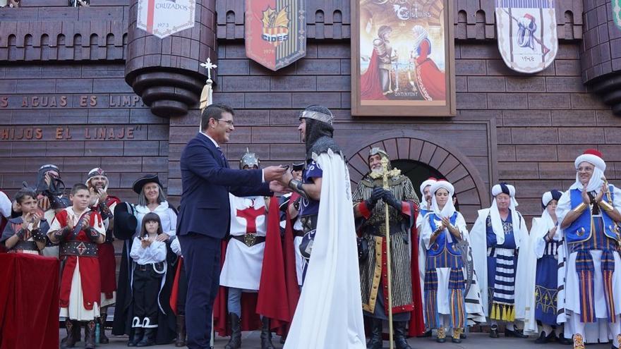 Rodríguez abre las puertas en la Publicació de Moros i Cristians “a una guerra sin heridos”