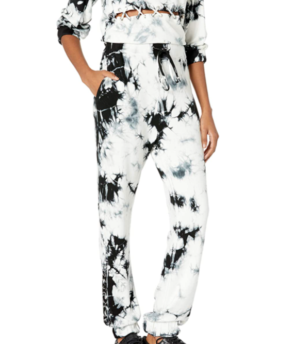 Jogger con cordón (Precio: 52,51 euros)