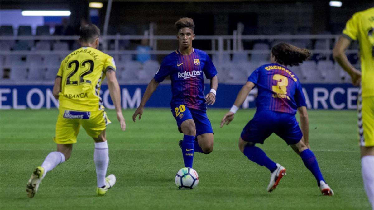 Vitinho, en una acción del Barça B - Lugo de este lunes en el Mini