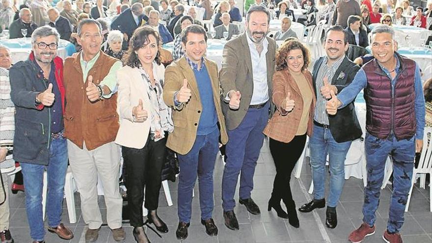 Una convención popular presenta a Priego como candidato a la Alcaldía