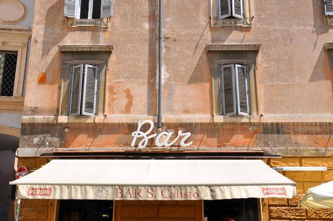 Exterior de un bar en Roma