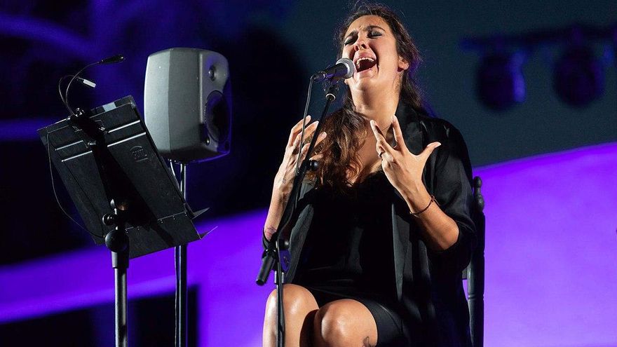 Conciertos íntimos a los pies del parque María Luisa: Alba Molina y Luis de Perikín en las &#039;Noches Icónicas&#039;