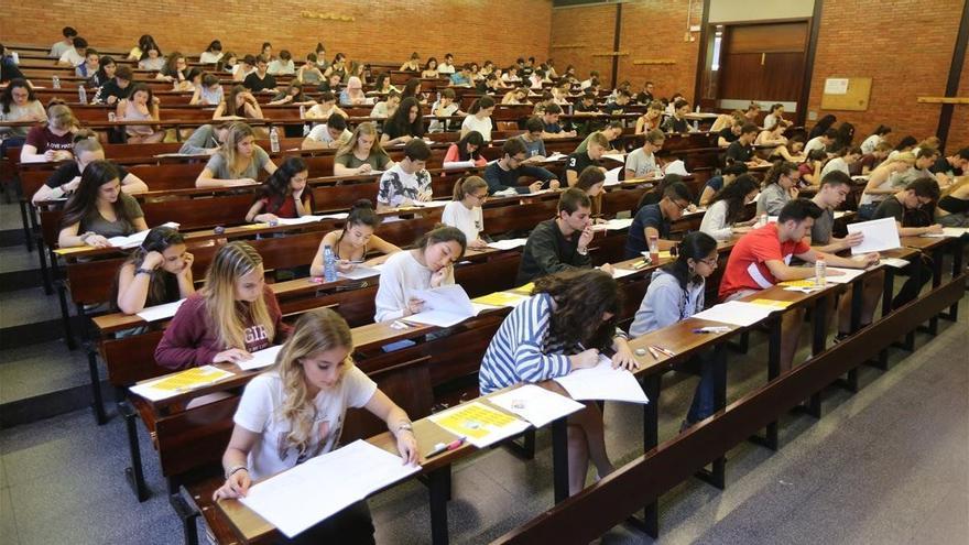 S’examinen més de 600 estudiants gironins per a accedir als graus d’Educació