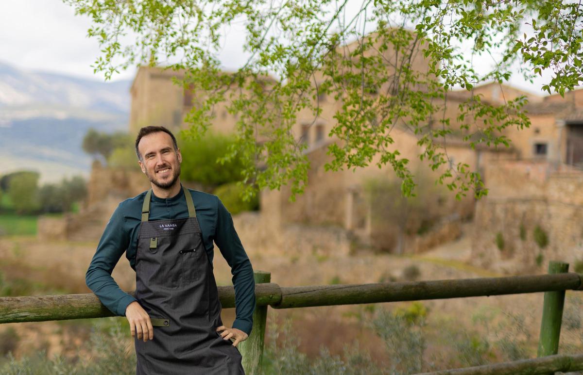 Arnau París, en Molí la Vansa (Boada, La Noguera), donde sirve ágapes efímeros algunos fines de semana de verano.