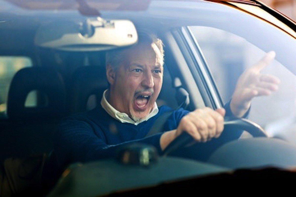 Las autoridades recomiendan evitar peleas y discusiones al volante