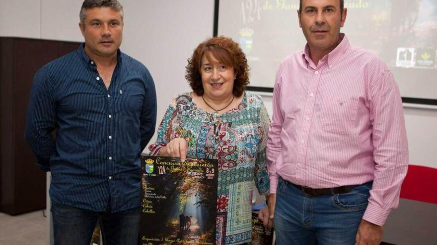 José Antonio Velasco, Pilar Ruiz y Gerardo Noval, en la presentación del concurso de Caso.