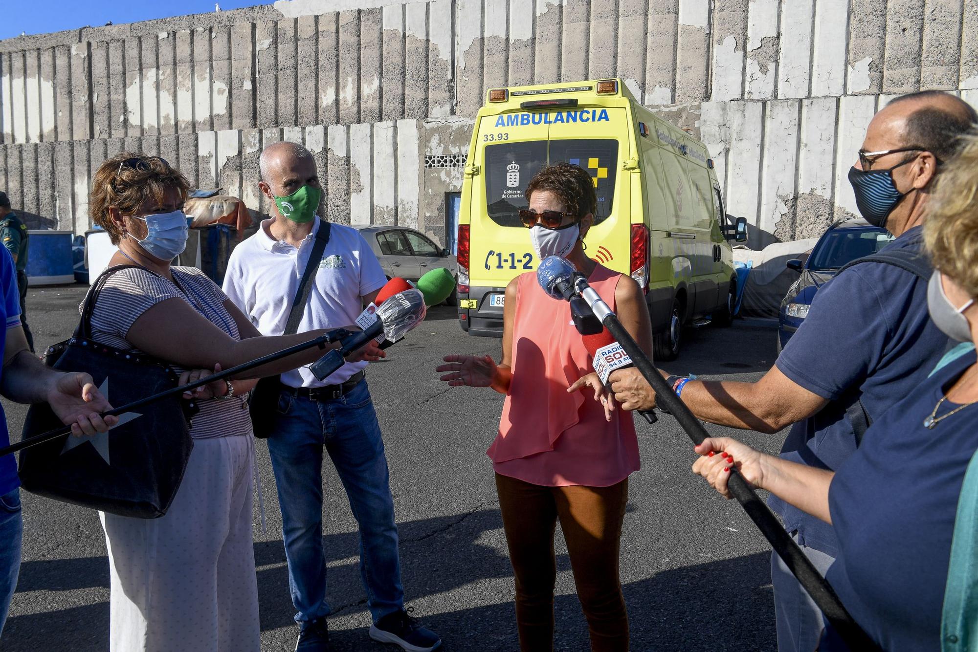 Escrivá visita el muelle de Arguineguín