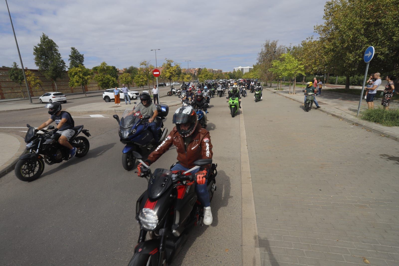 Manifestación nacional de motoristas en València para reclamar seguridad.