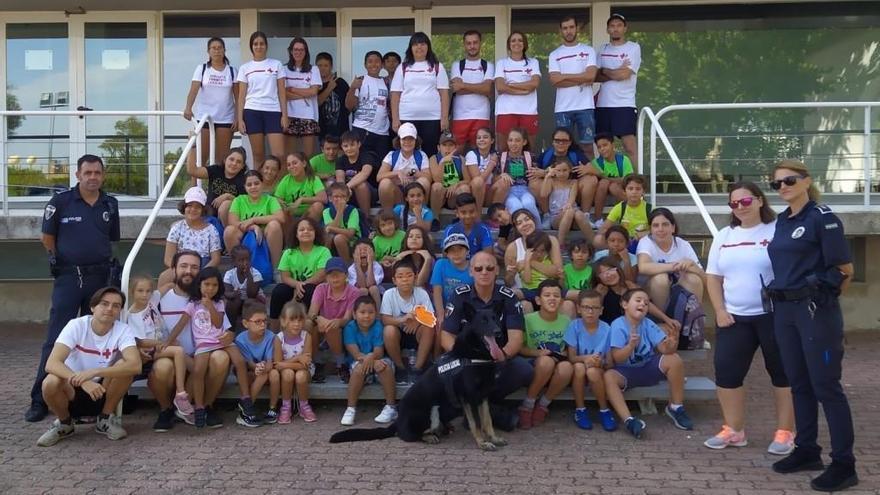 La Policía Nacional de Cáceres distingue a la Unidad Canina de la Policía Local