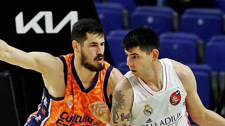 Sin Nikola Kalinic pero con culebrón a la vista