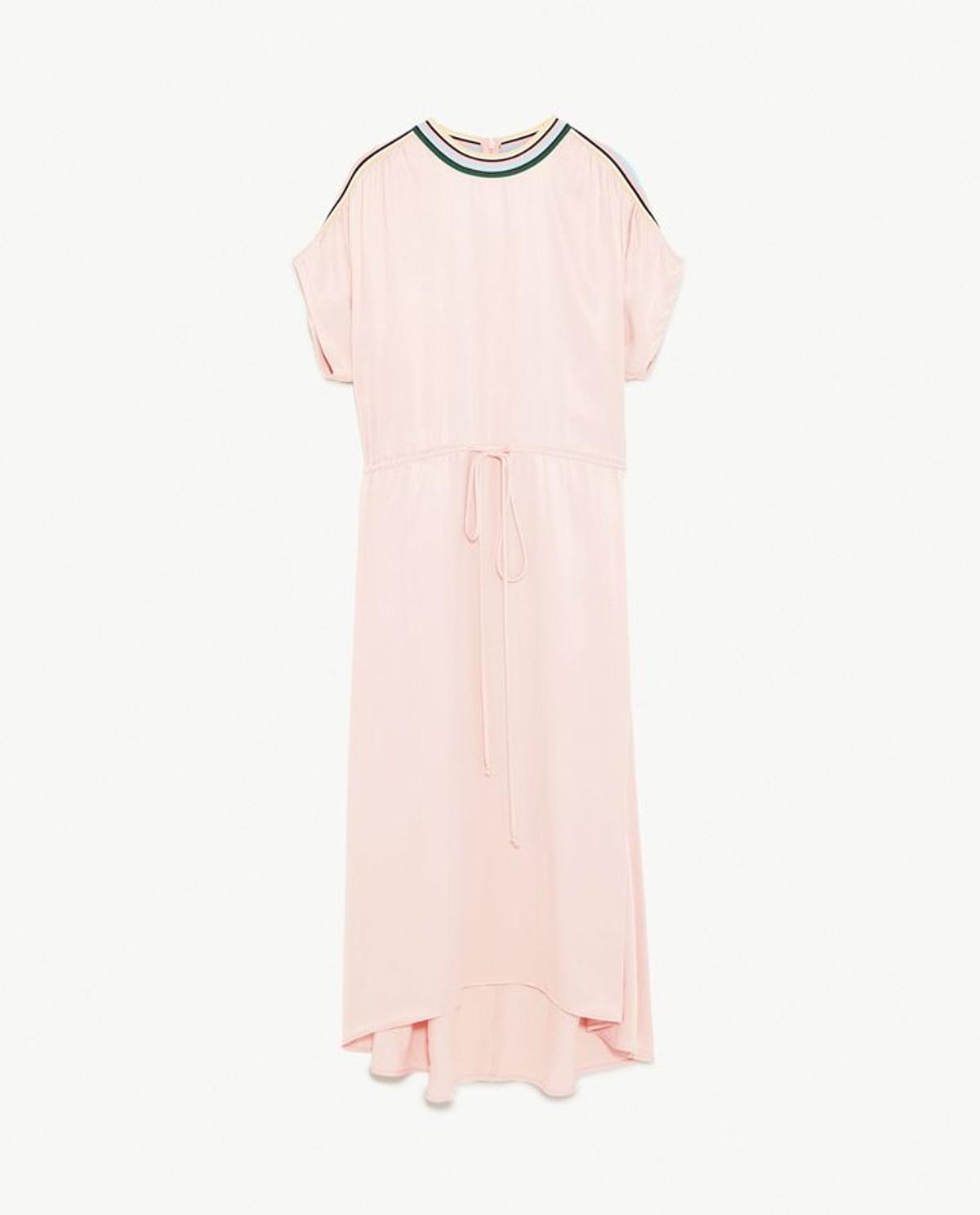 Colección de Zara en colores pastel: vestido rosa