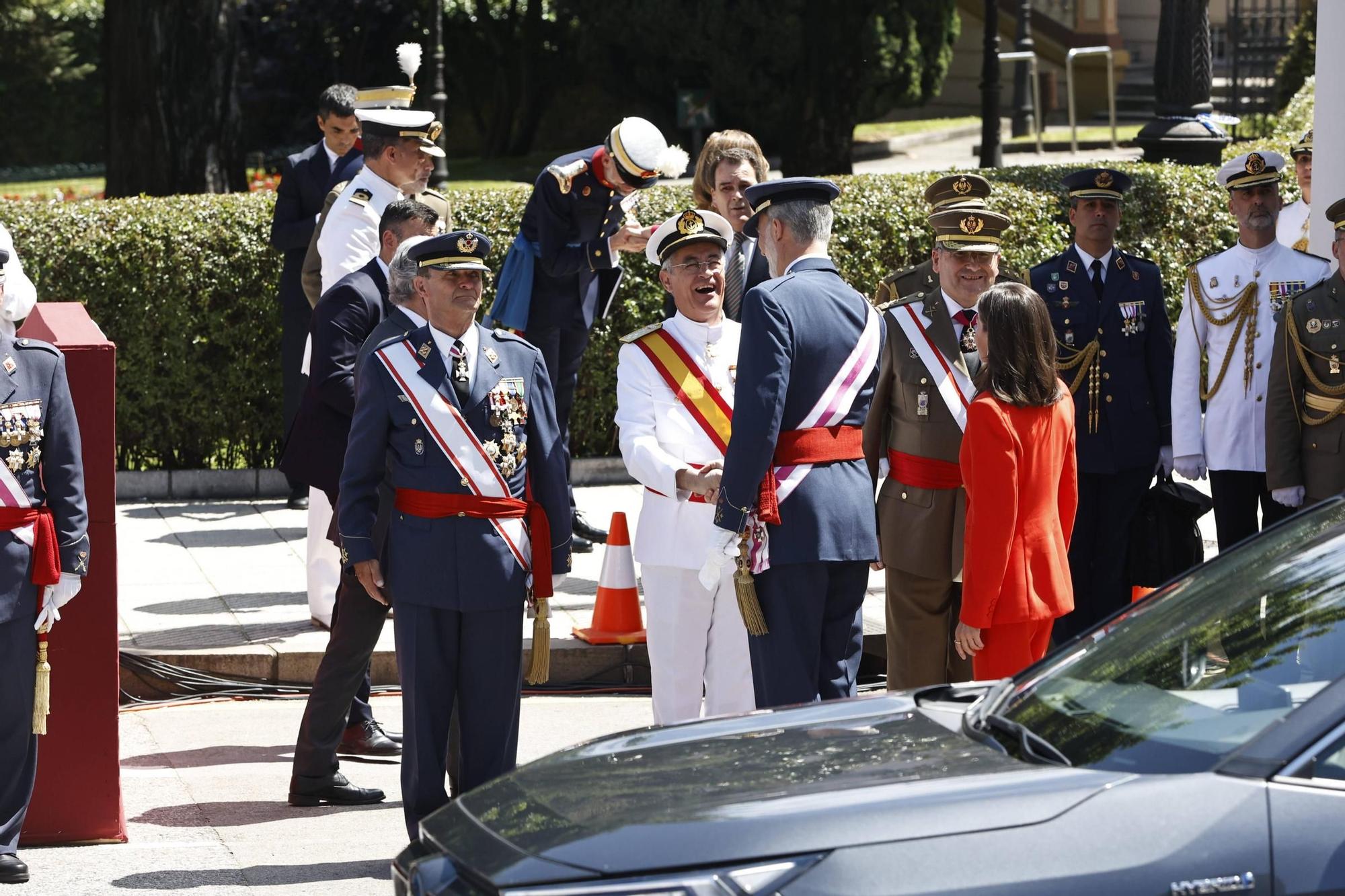 EN IMÁGENES: Así fue el multitudinario desfile en Oviedo por el Día de las Fuerzas Armadas