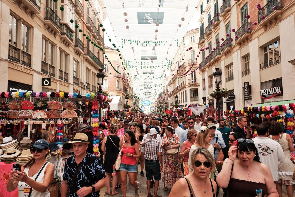 El segundo día de la Feria del Centro de Málaga, en imágenes