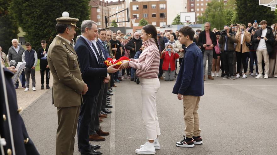 La celebración del Día de las Fuerzas Armadas en Gijón arranca con los alumnos del IES Montevil: &quot;Nos enorgullece&quot;