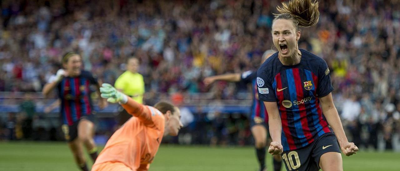 Graham Hansen celebra su gol durante el partido de vuelta de las semifinales de la Champions femenina entre el FC Barcelona y el Chelsea.