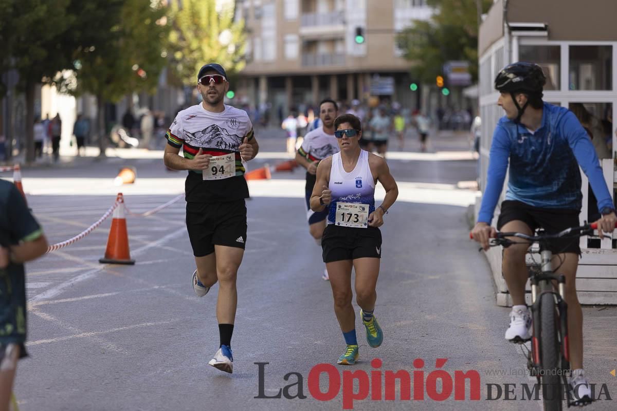 Carrera '10K Assota por ti' en Caravaca (salida y giro primera vuelta)