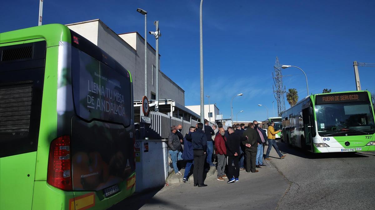 Los trabajadores de Aucorsa inician una huelga con un 100% de seguimiento