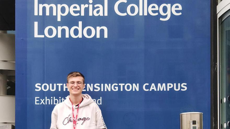 Un exalumno del Caxton inicia sus estudios en el Imperial College de Londres