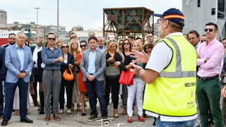 El Puerto "vende" a 60 empresas la nueva nave cerrada de graneles como un hito único en Europa