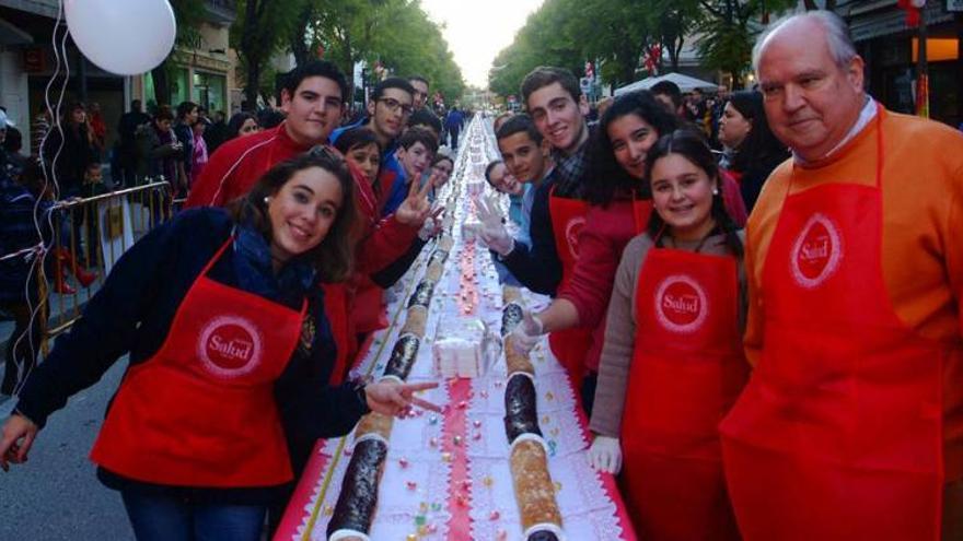 Récord Guinness en Montilla con la torta de azúcar y chocolate más grande del mundo