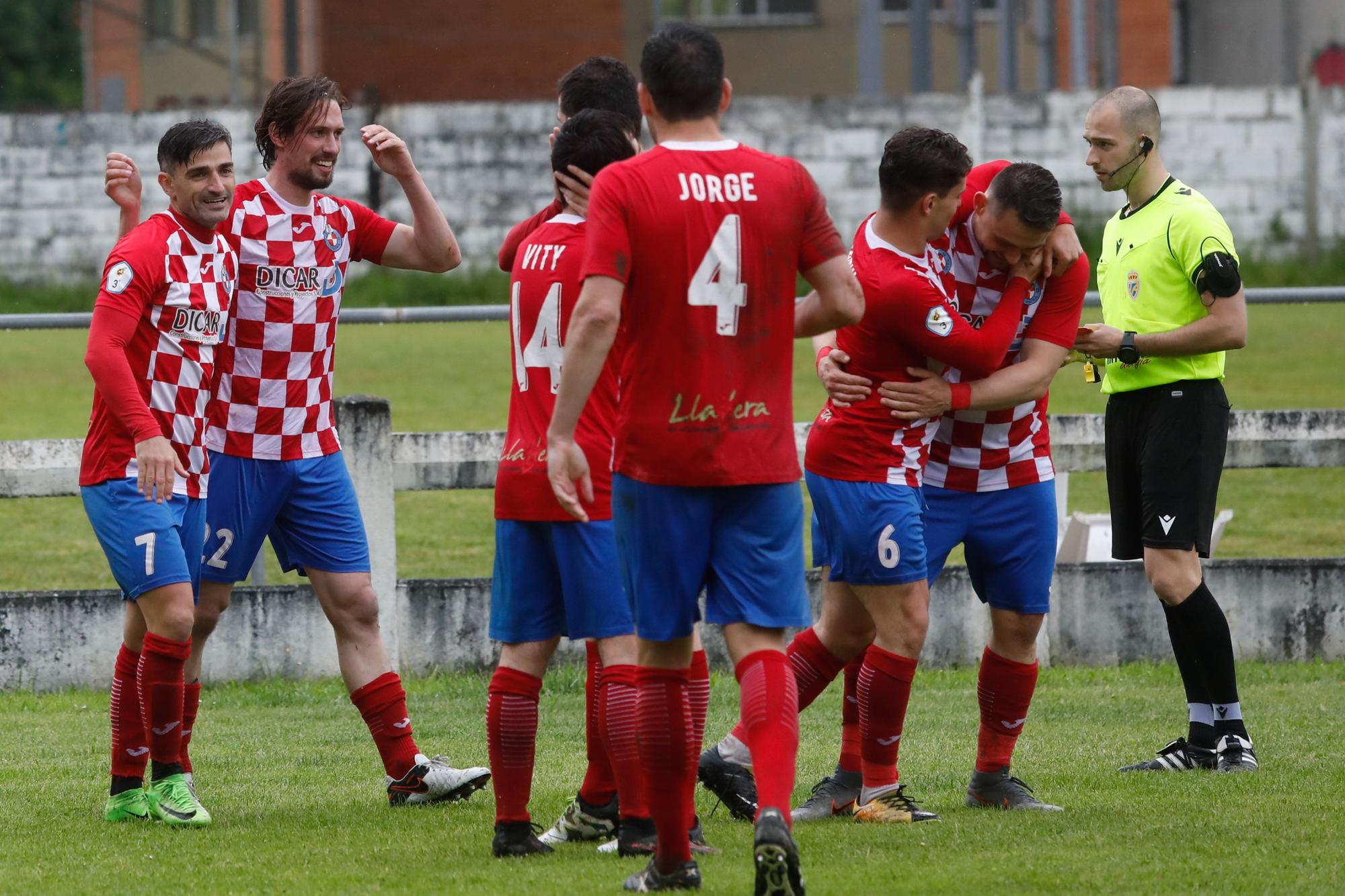 Las mejores imágenes de la jornada de Tercera División: Ceares y Llanera sacan un billete a Segunda RFEF