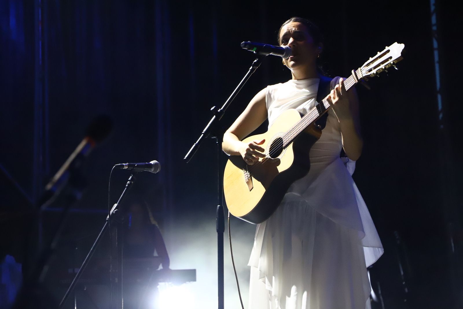 Julieta Venegas y Valeria Castro cantan en el teatro de la Axerquía