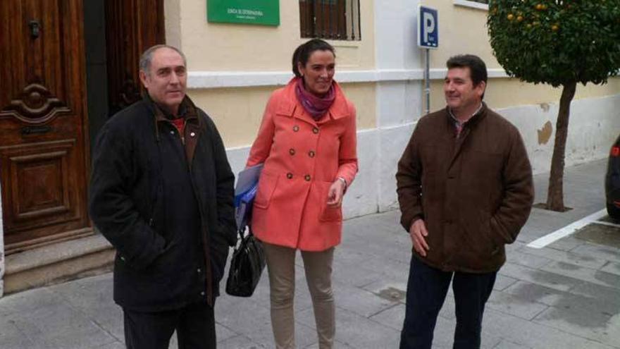 El AMPA del colegio Trajano de Mérida, contra la parada de taxis en su puerta