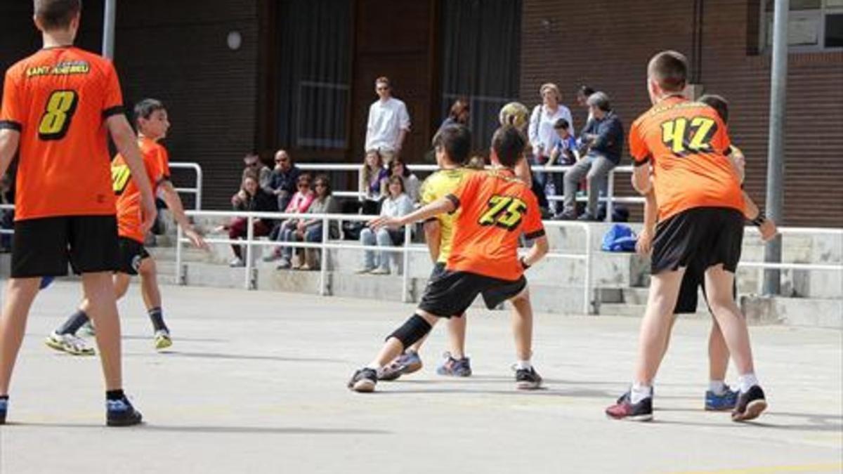 Colegio 8 Partido de cadetes del Handbol Sant Andreu, en la Pegaso.